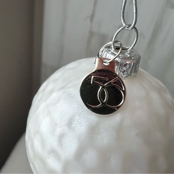 Department 56 White Golf Ball & Red Tee Ornament Glass Charm Or Pendant Hangs - Picture 5 of 6